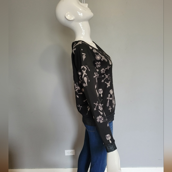 Rock & Republic Charms Print Scuba Sweatshirt, GUC, Size S - Picture 4 of 9